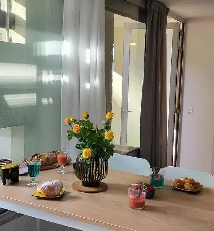 Escale En Bord De Avec Piscine Et Jardins Apartmán *