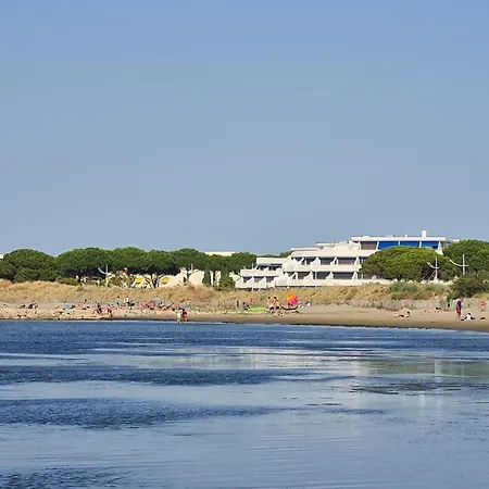 Escale En Bord De Avec Piscine Et Jardins Apartmán *