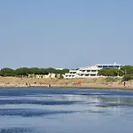 Escale En Bord De Avec Piscine Et Jardins Lejlighed *