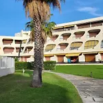 Escale En Bord De Avec Piscine Et Jardins