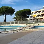 Escale En Bord De Avec Piscine Et Jardins アパート *