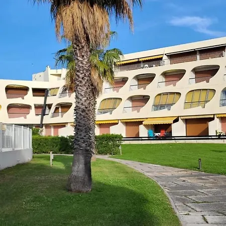 Escale En Bord De Avec Piscine Et Jardins