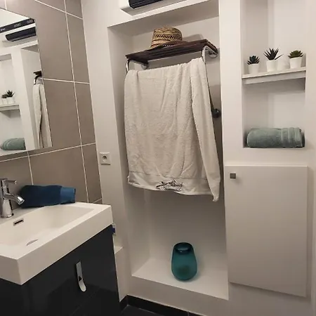 Apartmán Escale En Bord De Avec Piscine Et Jardins *