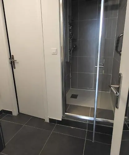 Escale En Bord De Avec Piscine Et Jardins Appartement